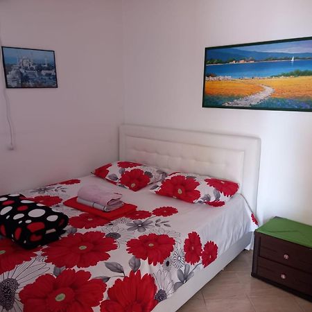 Sea View Apartments Vlore Luaran gambar