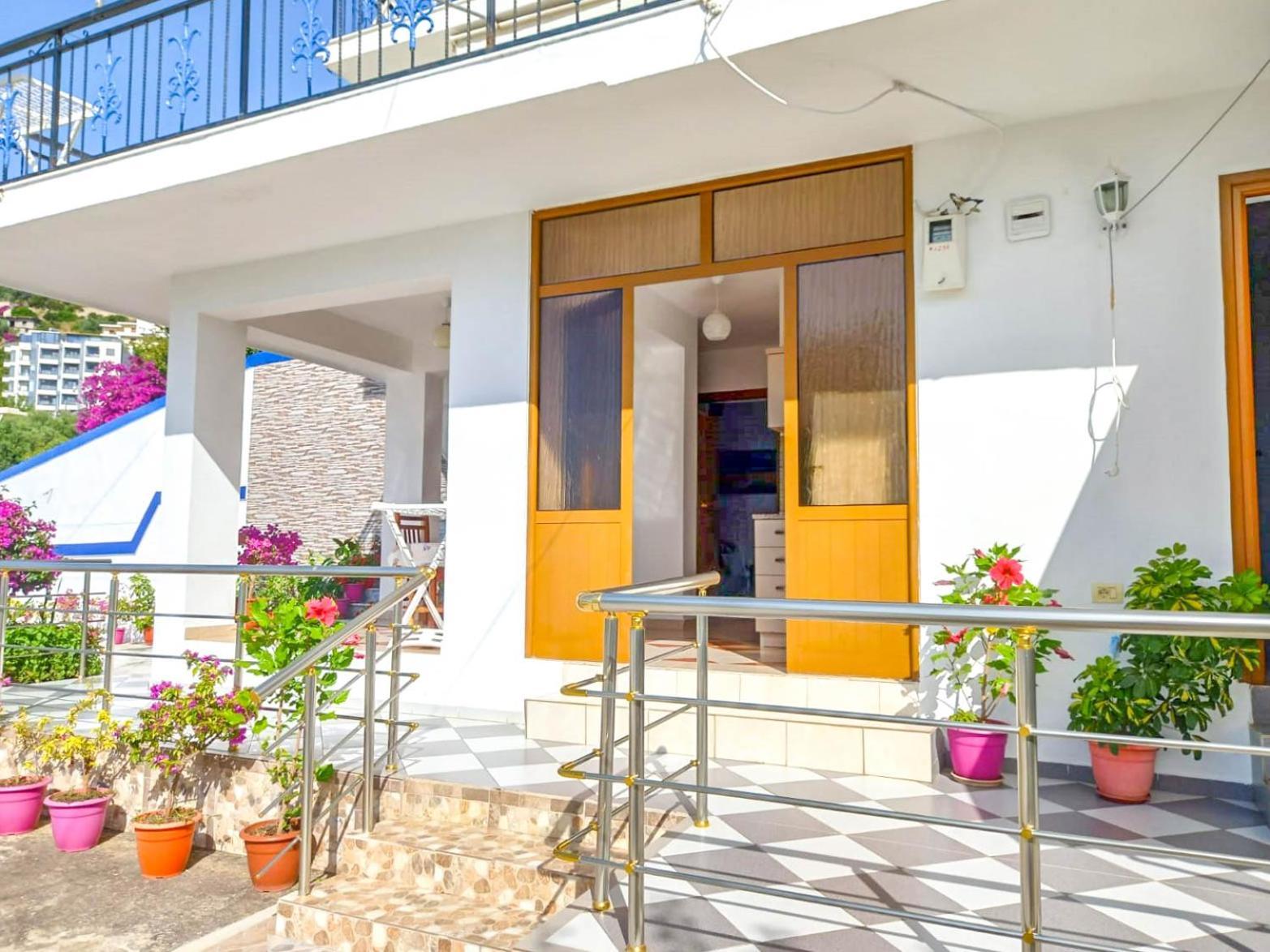 Sea View Apartments Vlore Luaran gambar