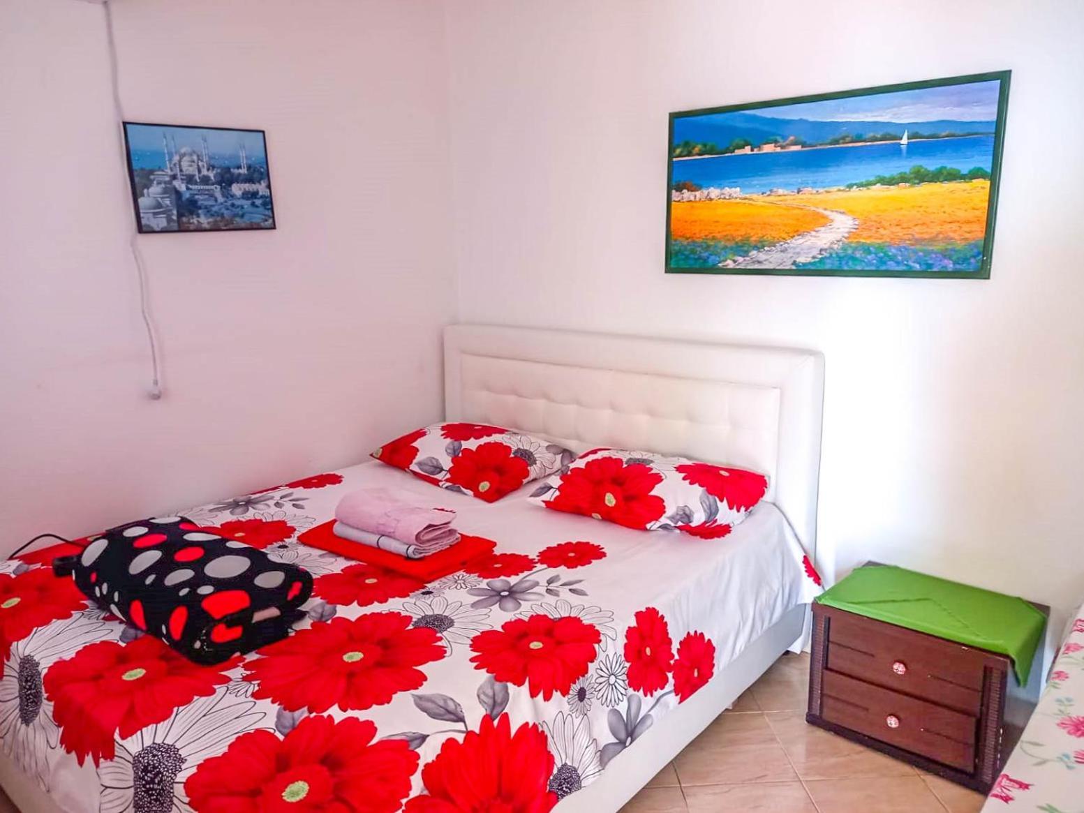 Sea View Apartments Vlore Bilik gambar