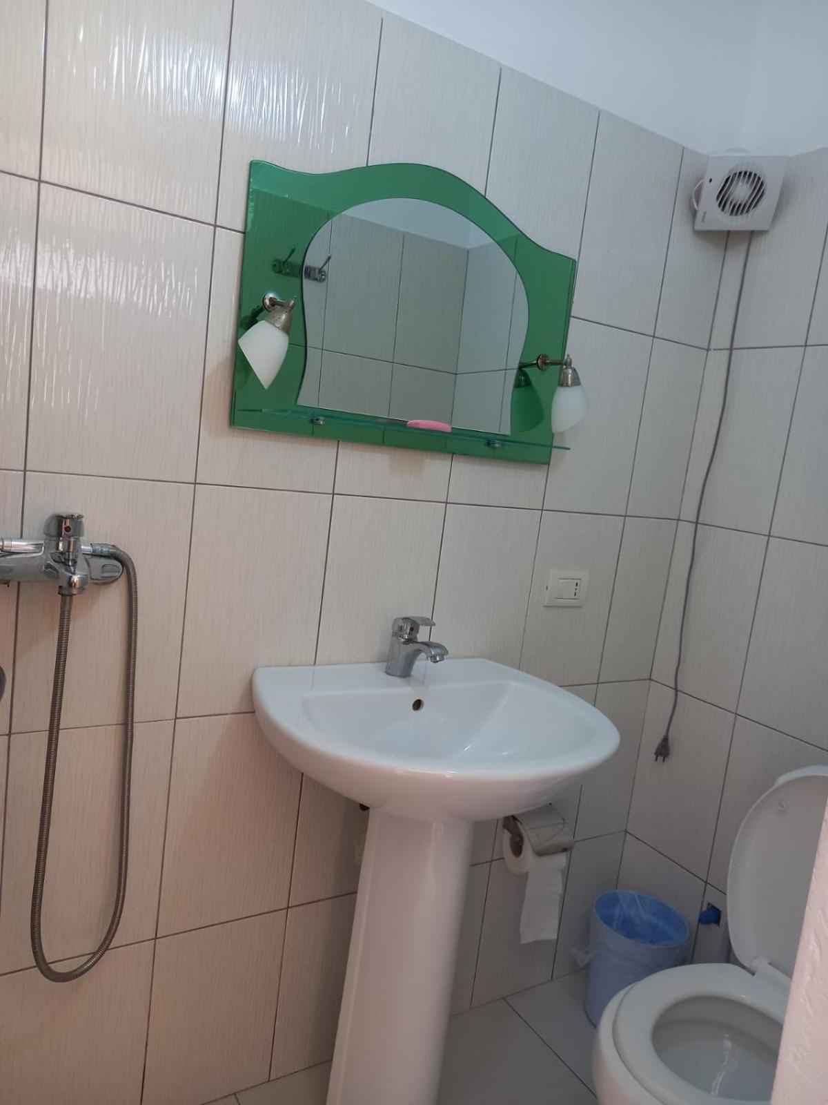 Sea View Apartments Vlore Luaran gambar
