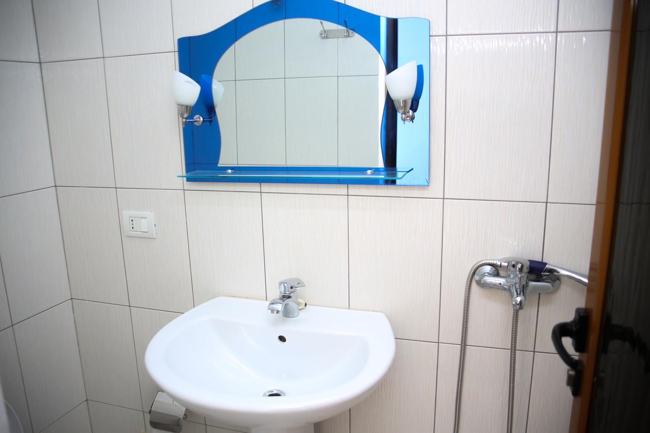 Sea View Apartments Vlore Bilik gambar
